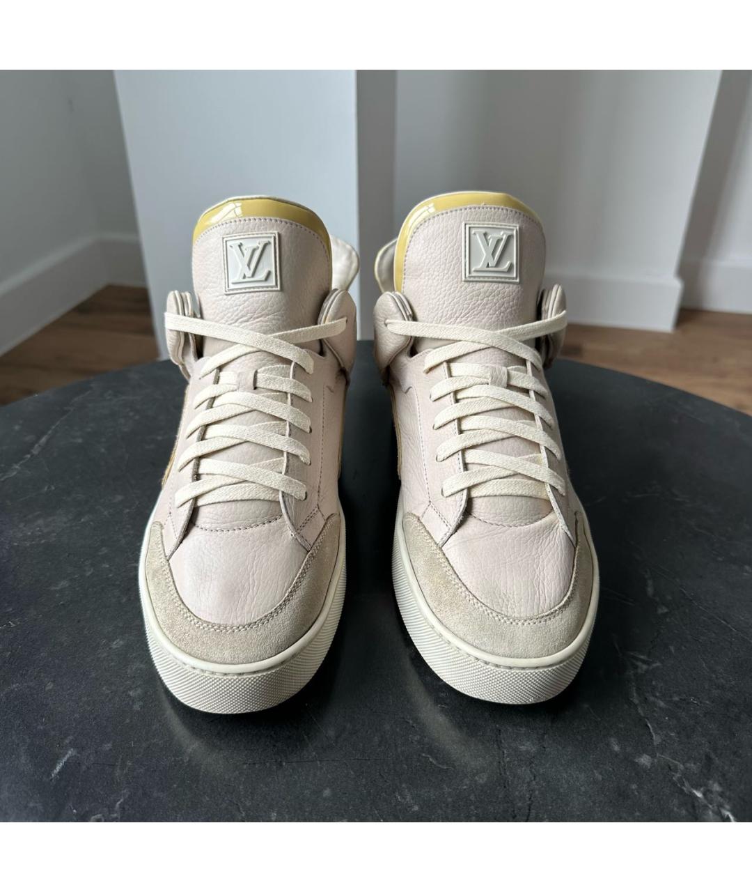 LOUIS VUITTON Бежевые кожаные низкие кроссовки / кеды, фото 2