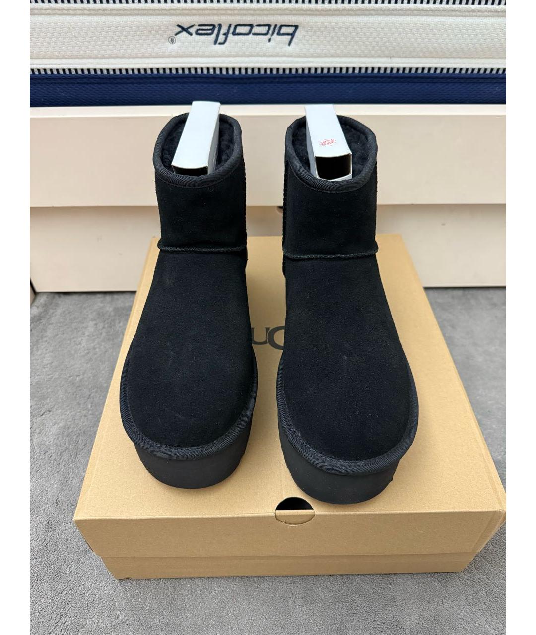 UGG AUSTRALIA Черные замшевые высокие ботинки, фото 2