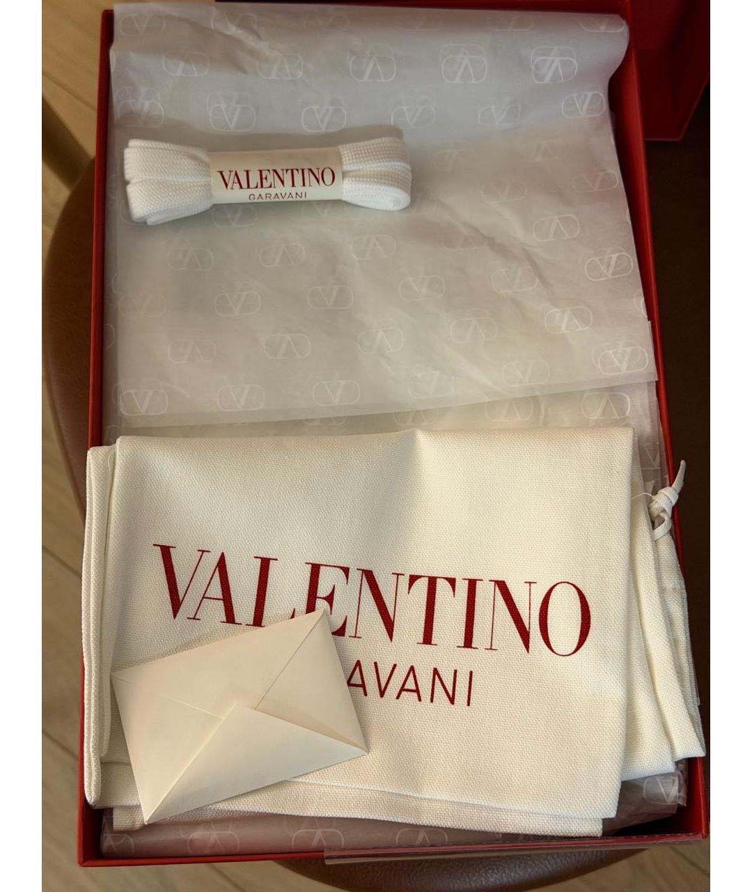 VALENTINO Белые кожаные низкие кроссовки / кеды, фото 2