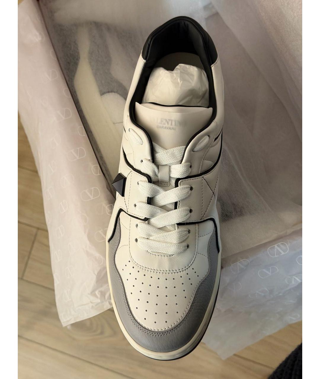 VALENTINO Белые кожаные низкие кроссовки / кеды, фото 4