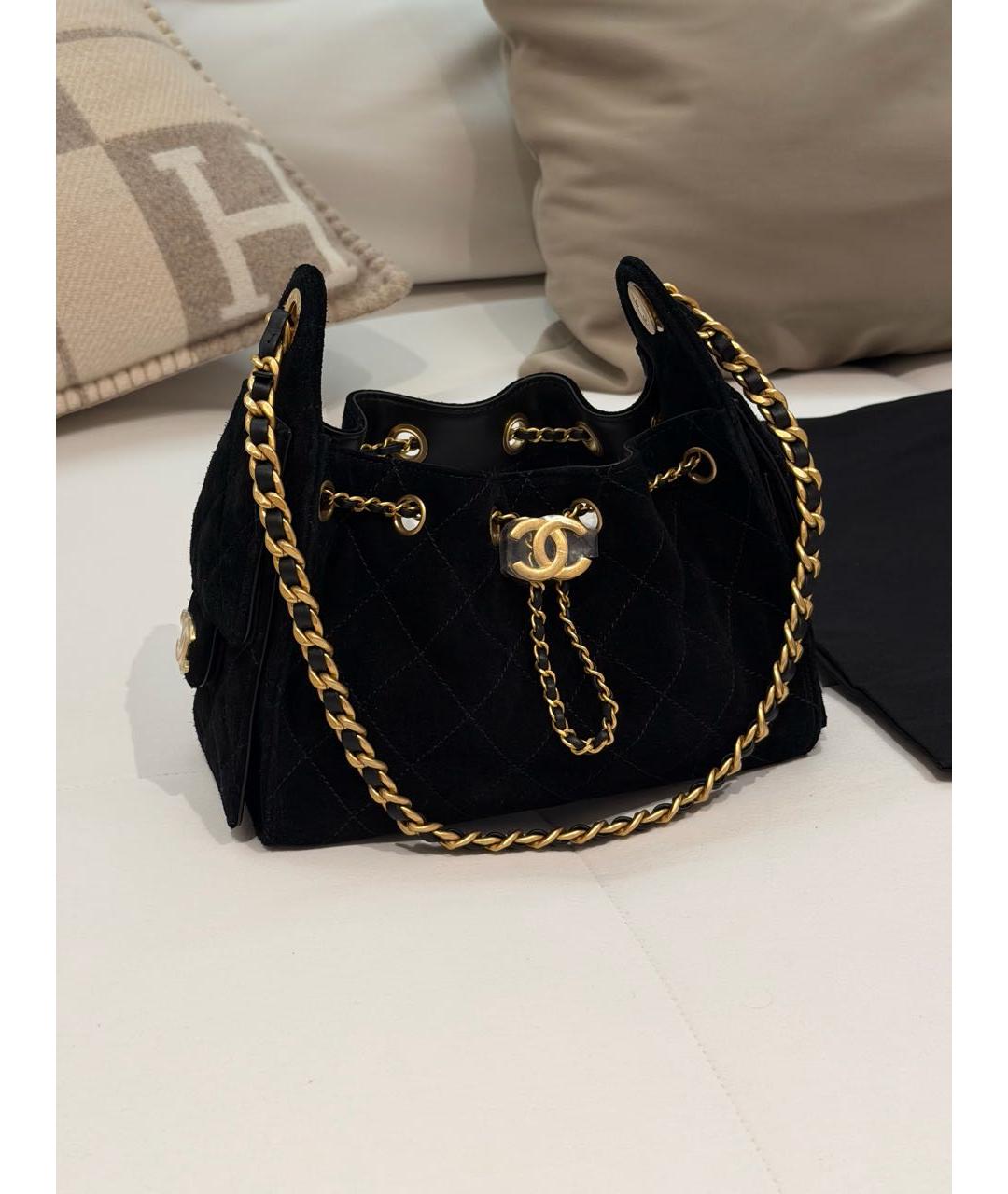 CHANEL Черная замшевая сумка через плечо, фото 2