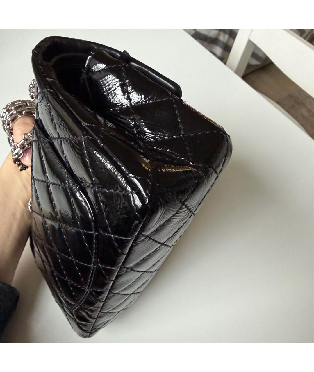 CHANEL Черная сумка через плечо из лакированной кожи, фото 8