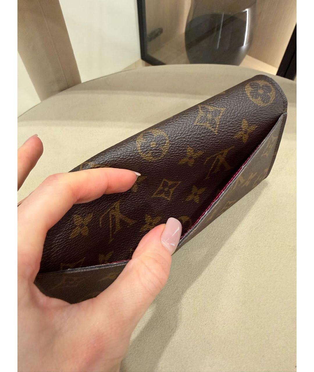 LOUIS VUITTON Коричневый кошелек, фото 3