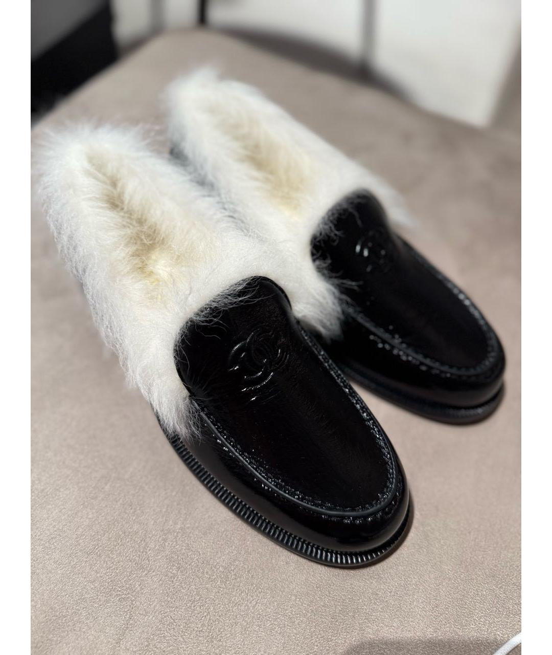 CHANEL Черные лоферы из лакированной кожи, фото 3