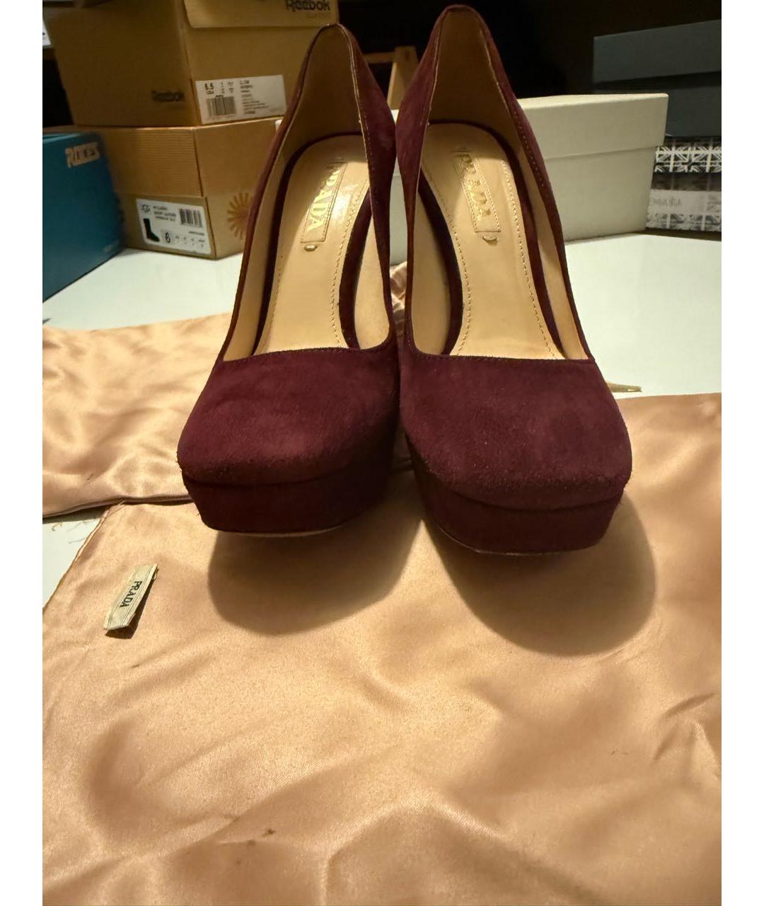 PRADA Бордовые замшевые туфли, фото 2