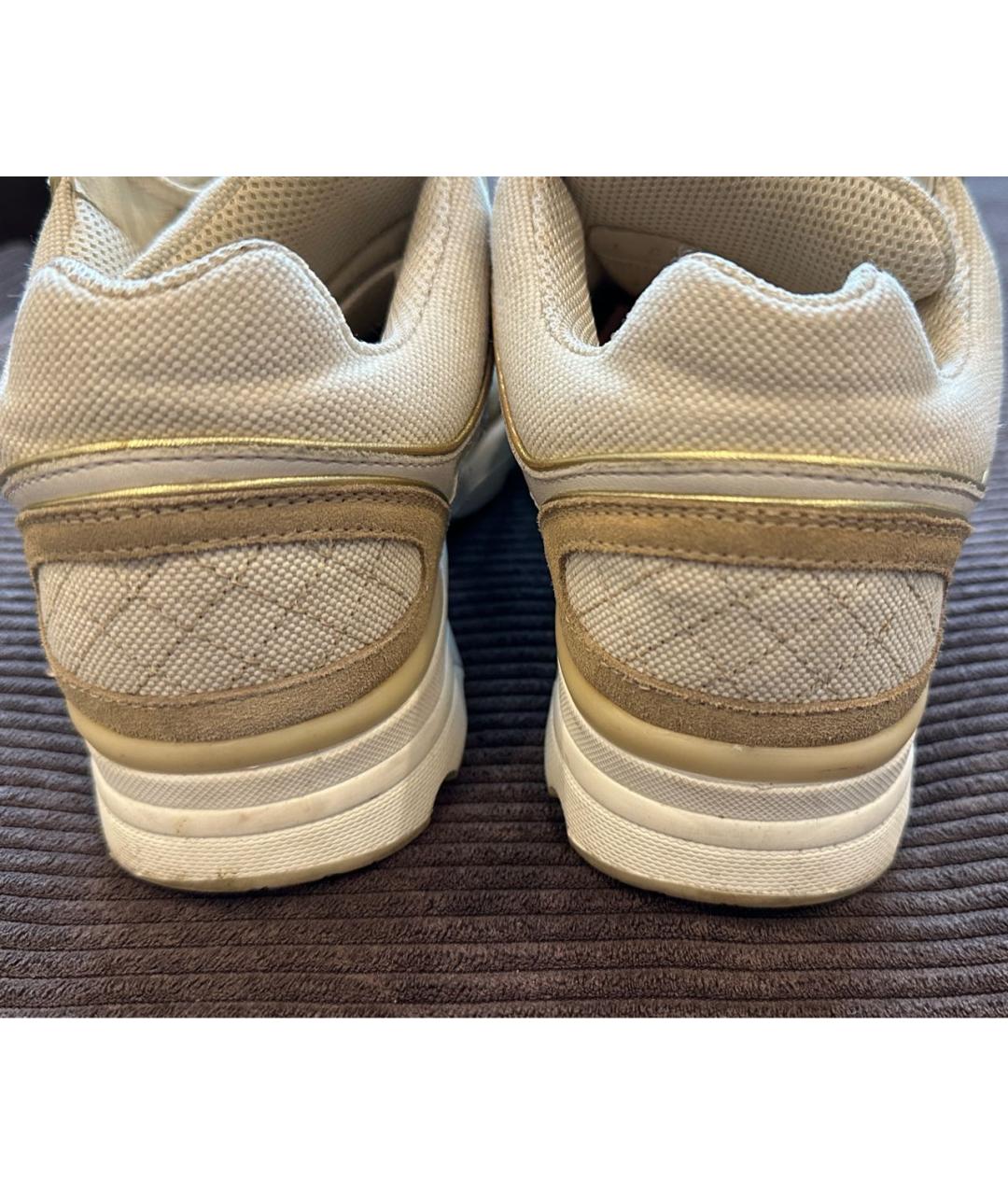 CHANEL Бежевые кожаные кроссовки, фото 4