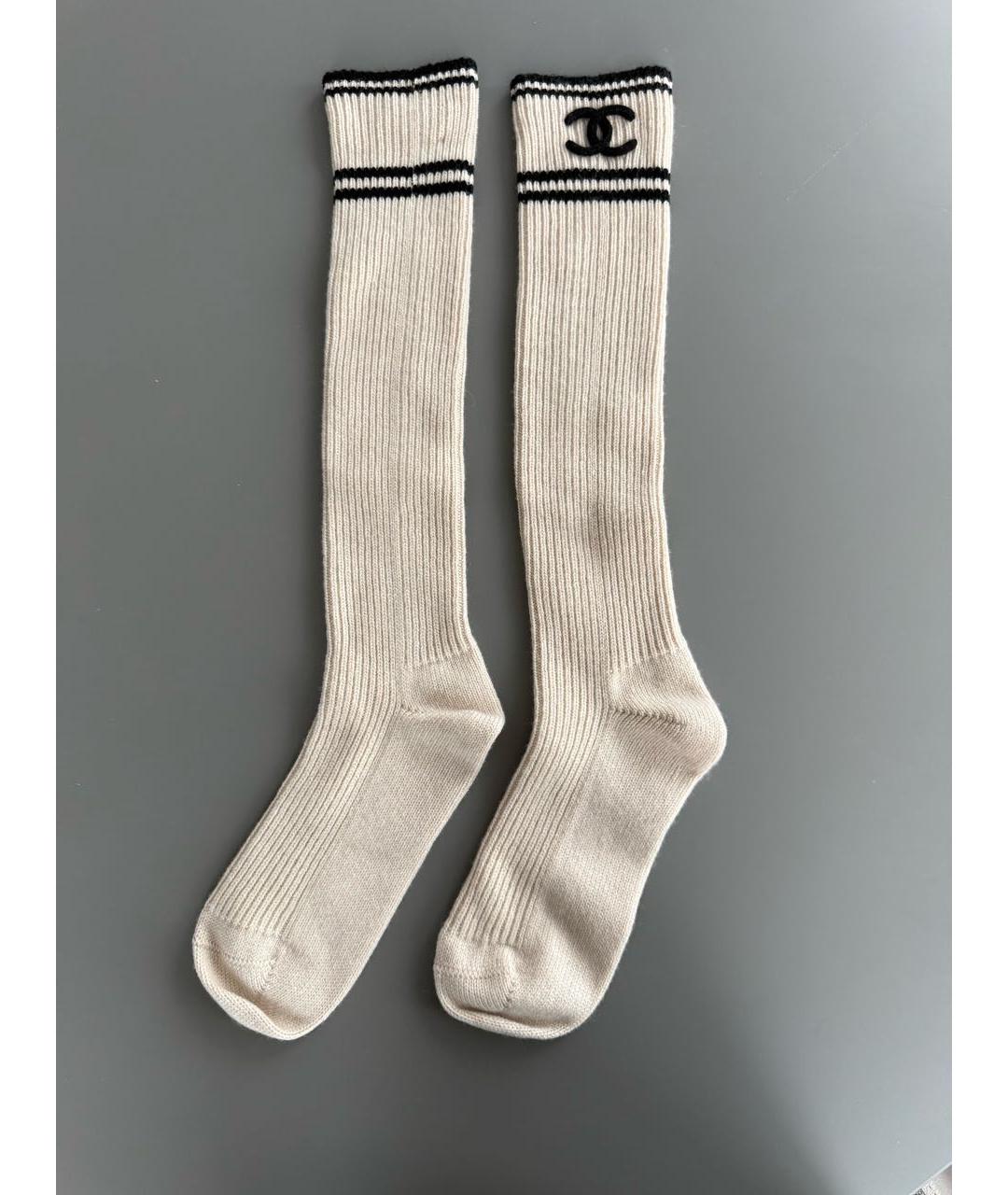 CHANEL Бежевые носки, чулки и колготы, фото 2
