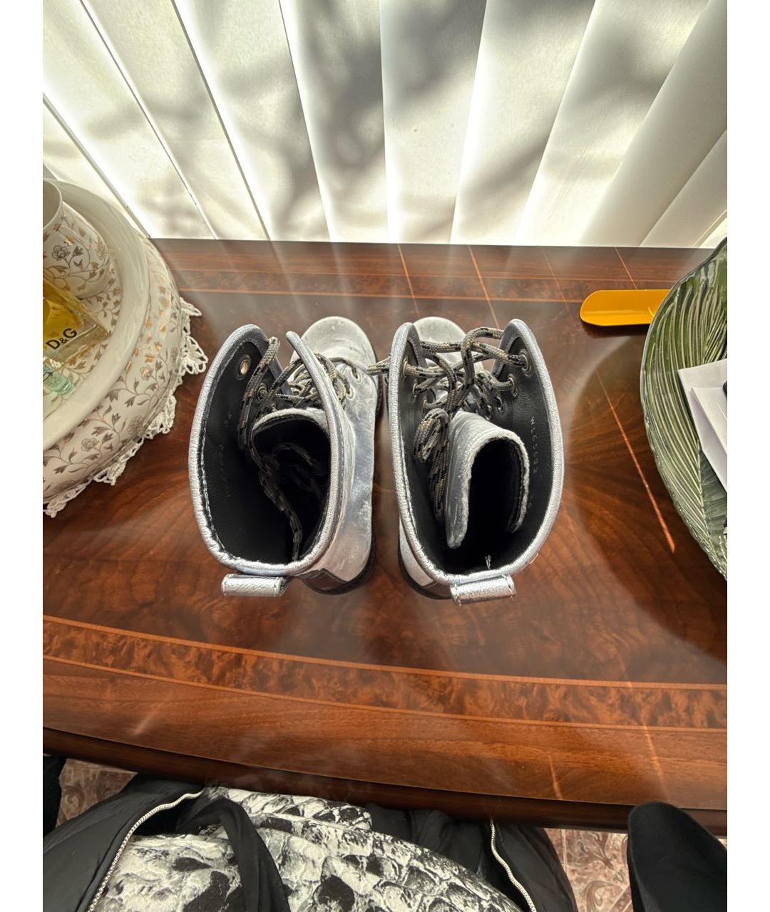 STUART WEITZMAN Голубые бархатные ботинки, фото 3