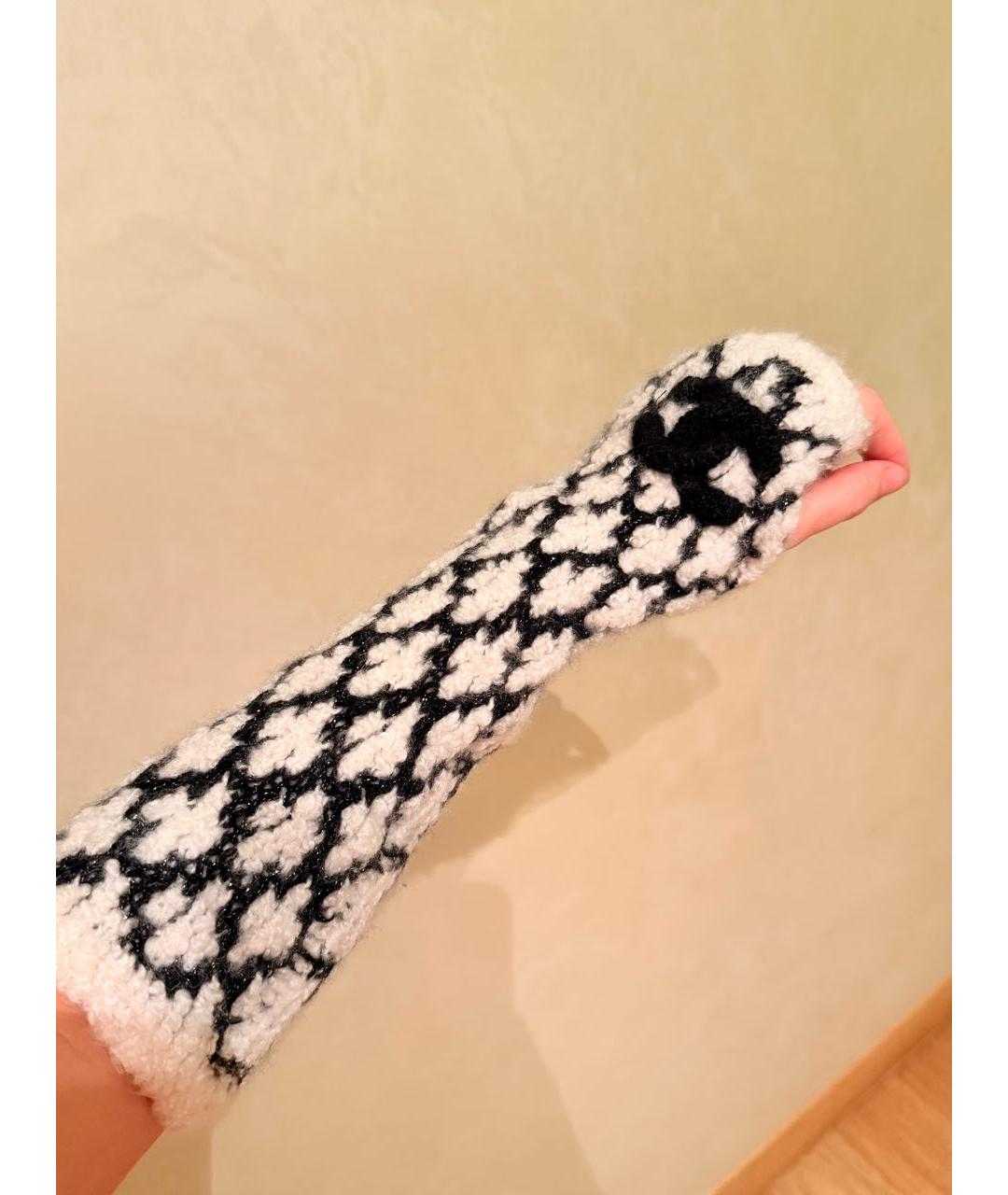 CHANEL Белые кашемировые митенки, фото 3