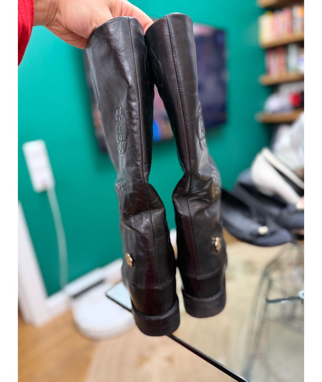 CHANEL Черные кожаные сапоги, фото 4