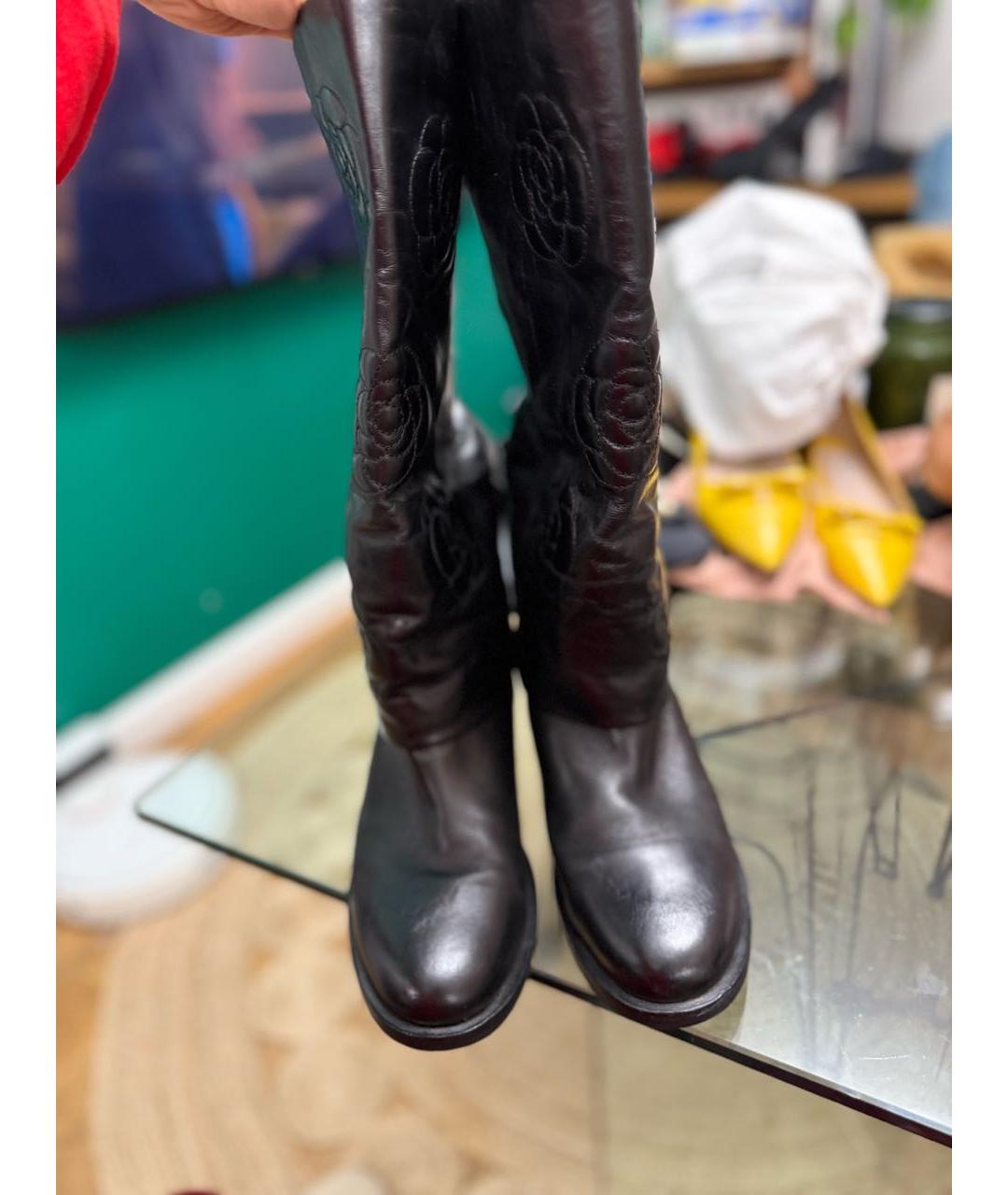 CHANEL Черные кожаные сапоги, фото 2