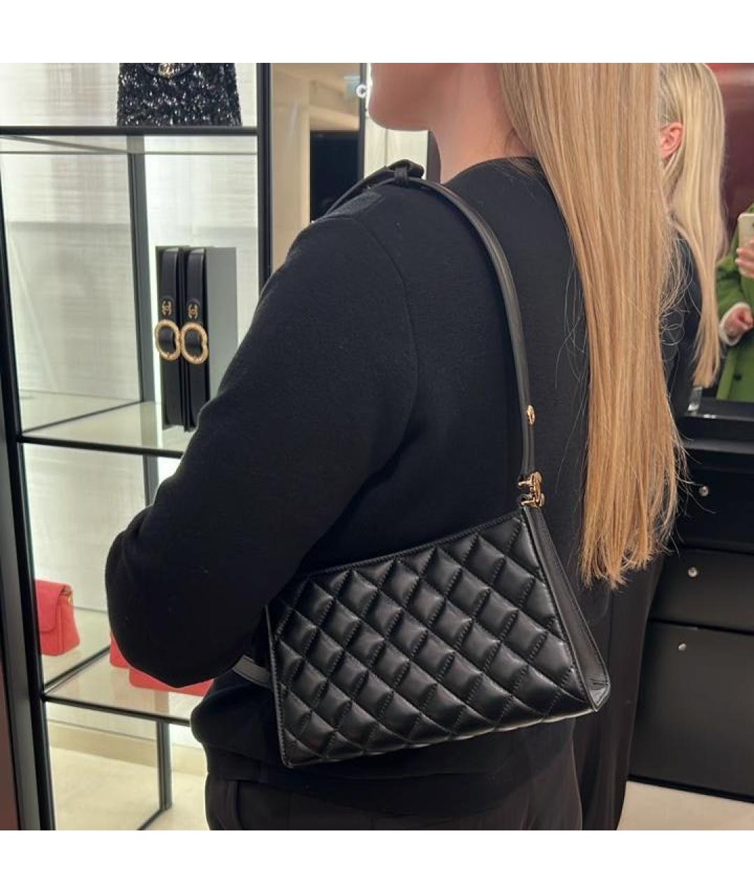 CHANEL Черная кожаная сумка через плечо, фото 2