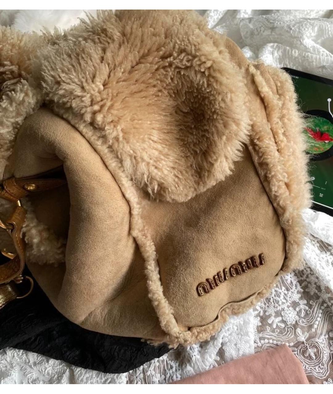 MIU MIU Бежевая меховая сумка через плечо, фото 2