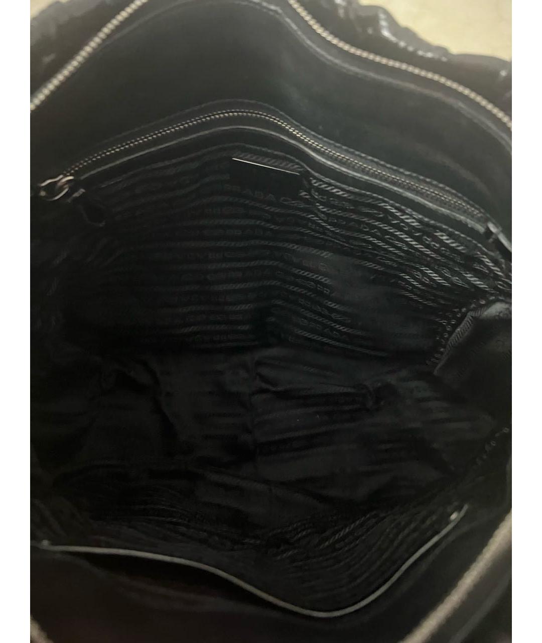PRADA Черная сумка тоут из лакированной кожи, фото 4