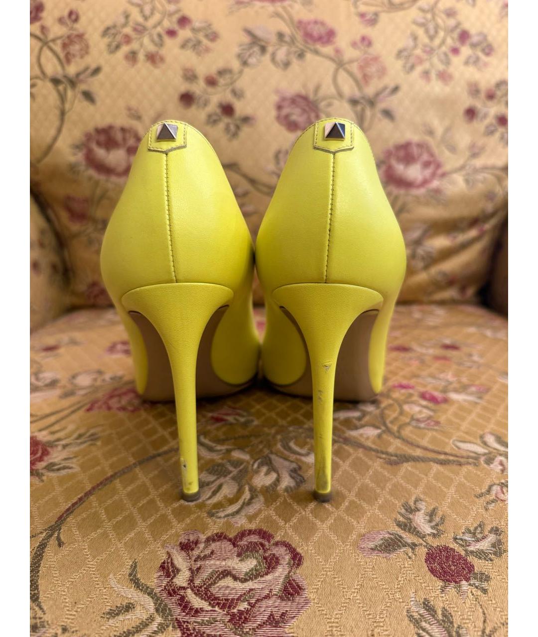 VALENTINO Желтые кожаные туфли, фото 3