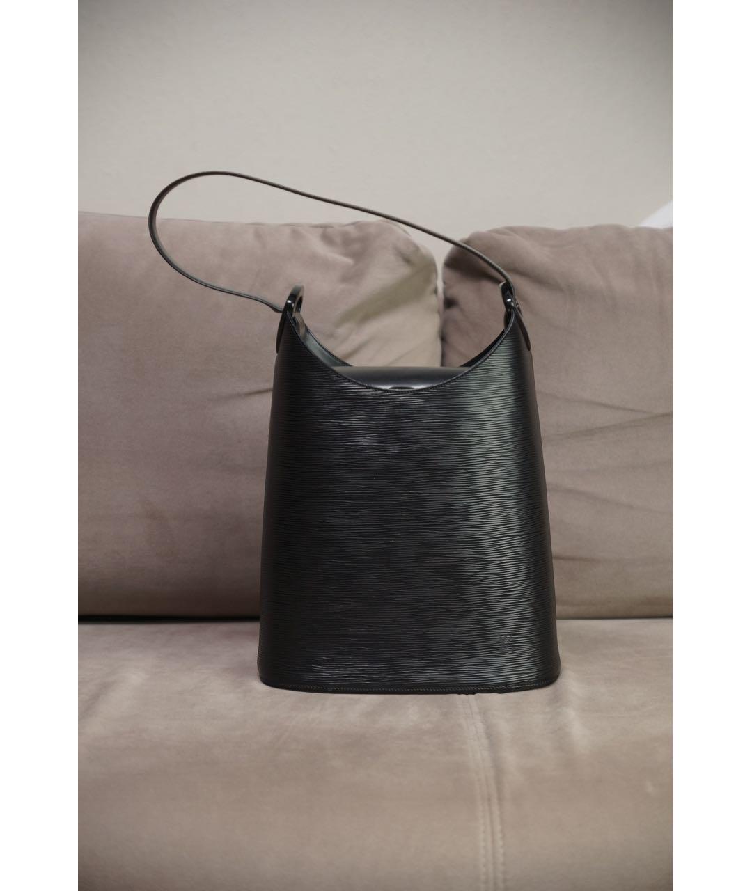 LOUIS VUITTON Черная кожаная сумка через плечо, фото 2