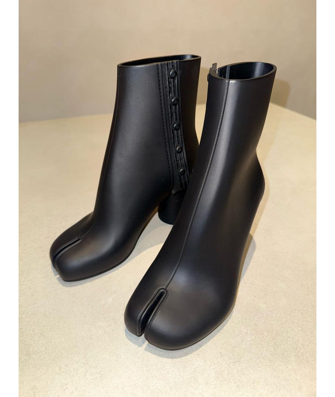 MAISON MARGIELA Черные резиновые ботильоны, фото 4