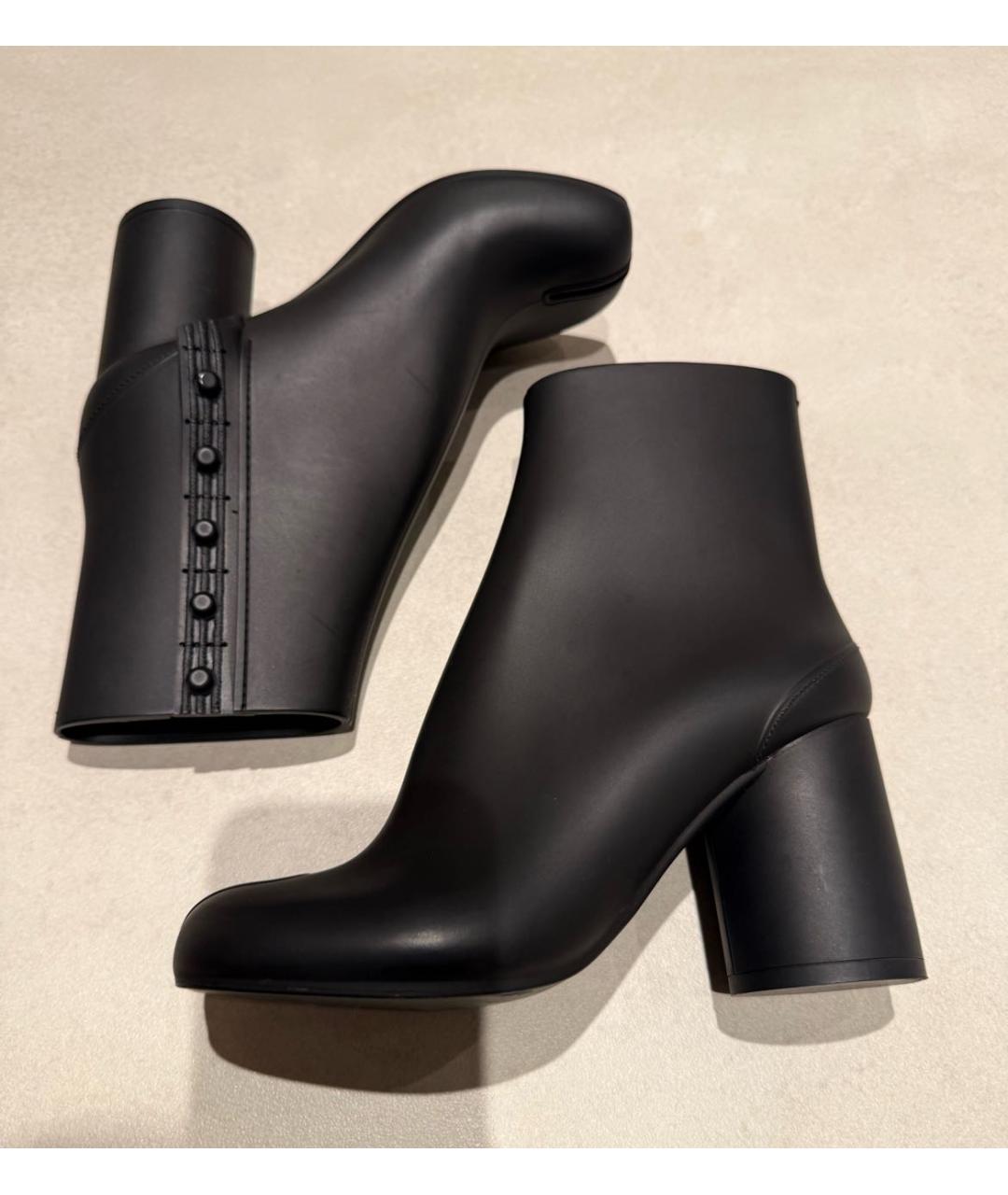 MAISON MARGIELA Черные резиновые ботильоны, фото 9