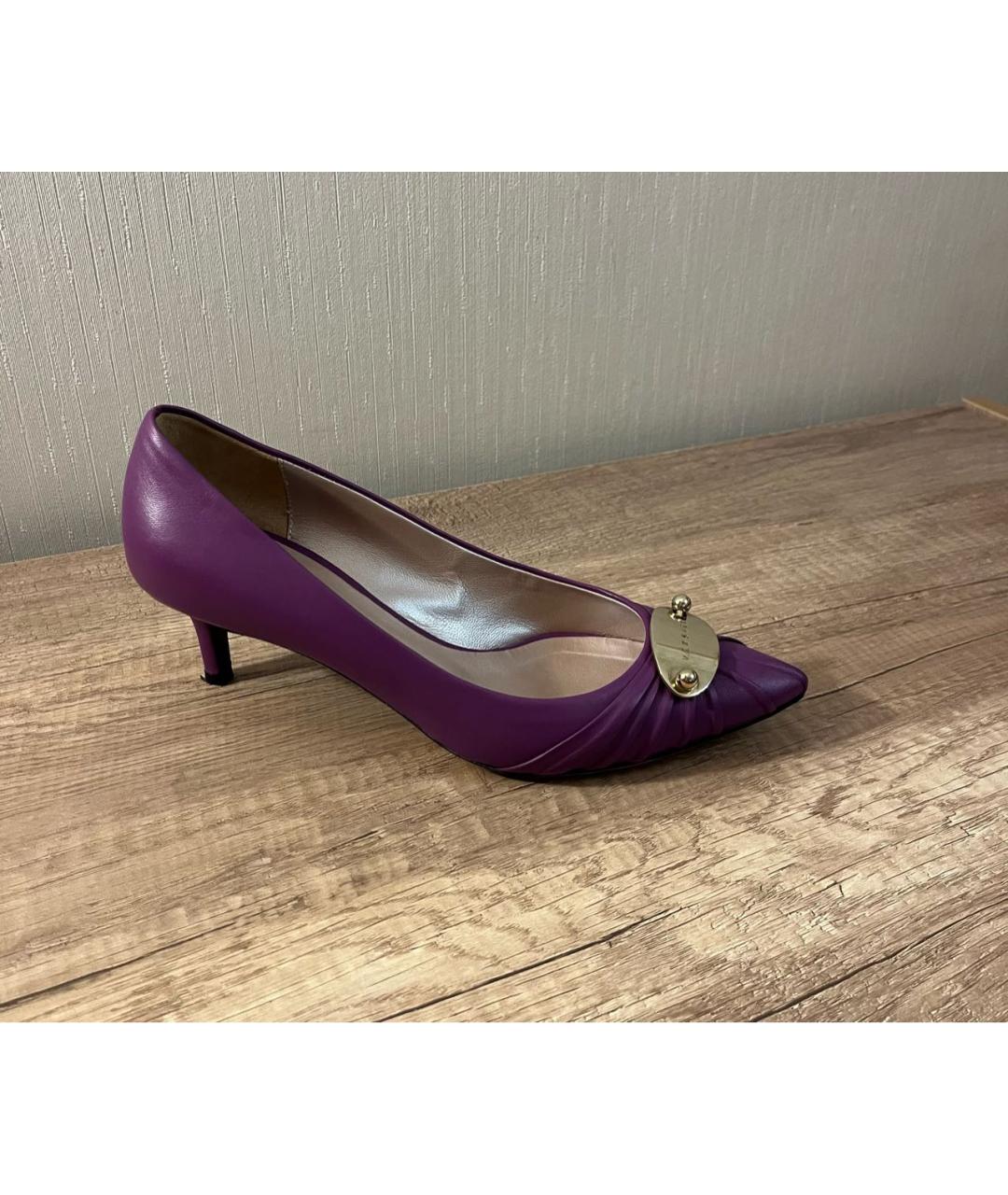 VERSACE Фиолетовые кожаные лодочки на низком каблуке, фото 5