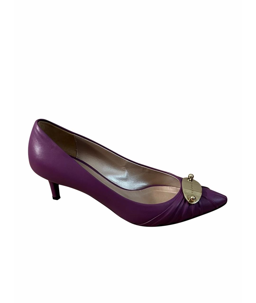 VERSACE Фиолетовые кожаные лодочки на низком каблуке, фото 1