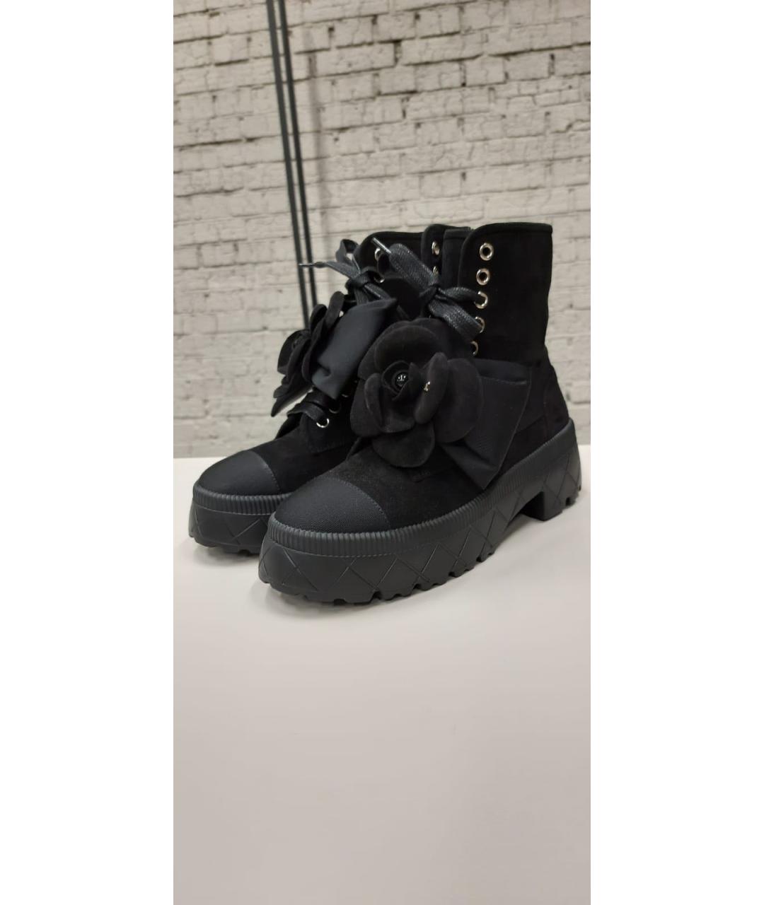 CHANEL Черные замшевые ботинки, фото 3