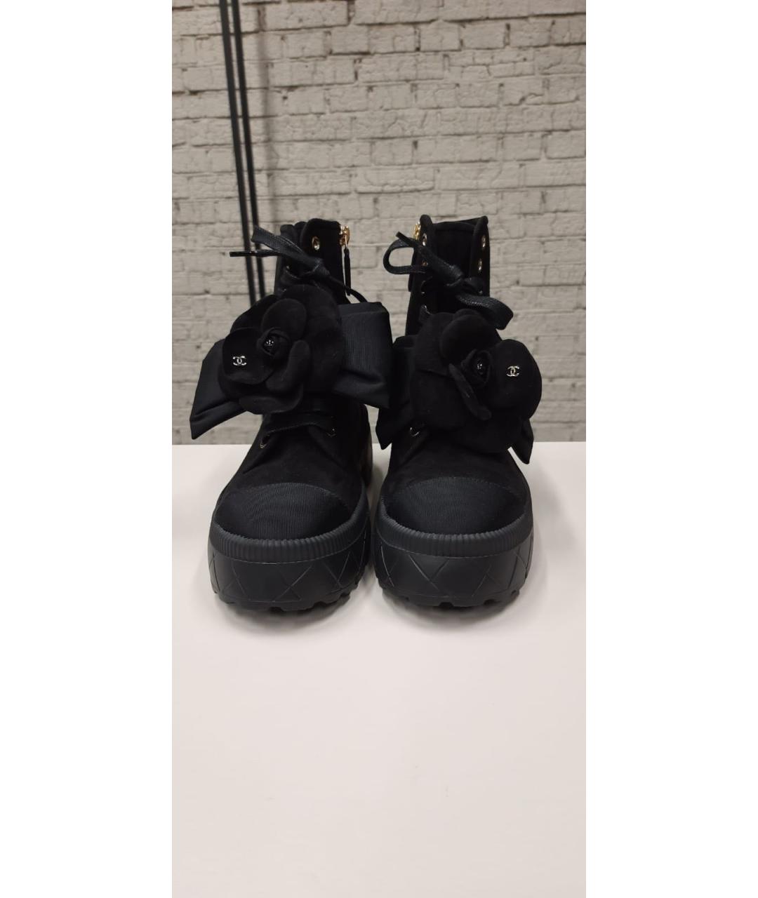 CHANEL Черные замшевые ботинки, фото 2