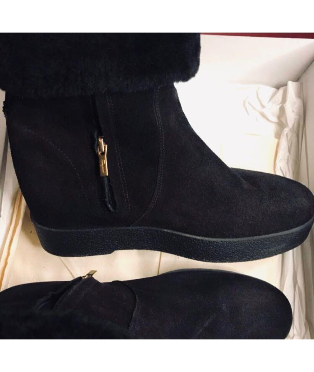 FERRAGAMO Черные замшевые сапоги, фото 6