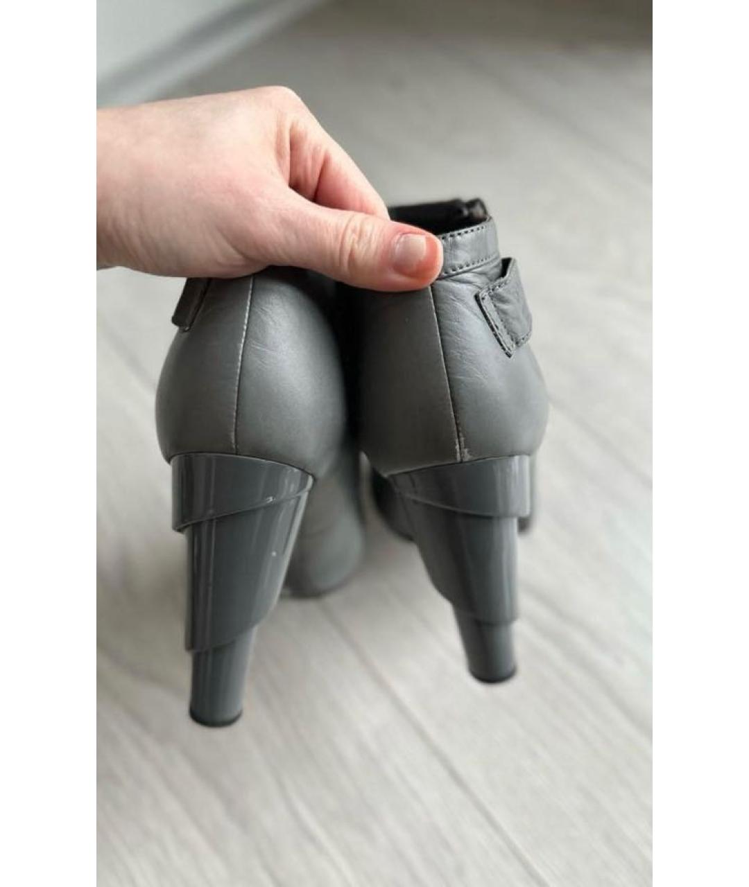 CHANEL Серые кожаные ботильоны, фото 5