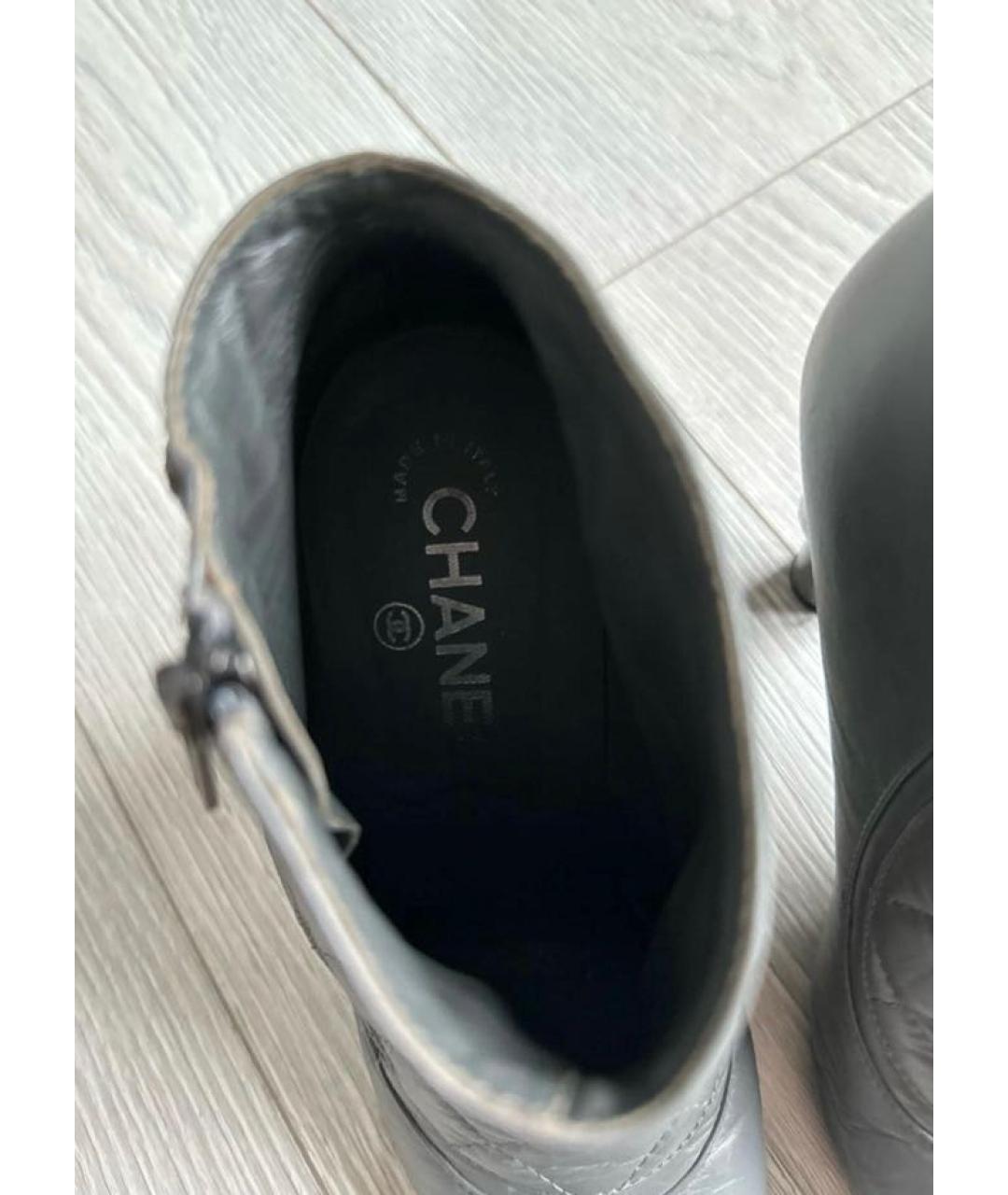 CHANEL Серые кожаные ботильоны, фото 4