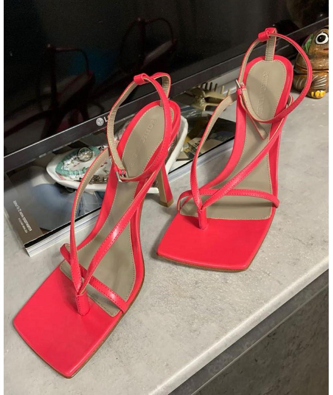 BOTTEGA VENETA Розовые кожаные босоножки, фото 3