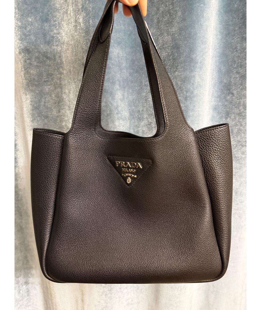 PRADA Черная кожаная сумка с короткими ручками, фото 5