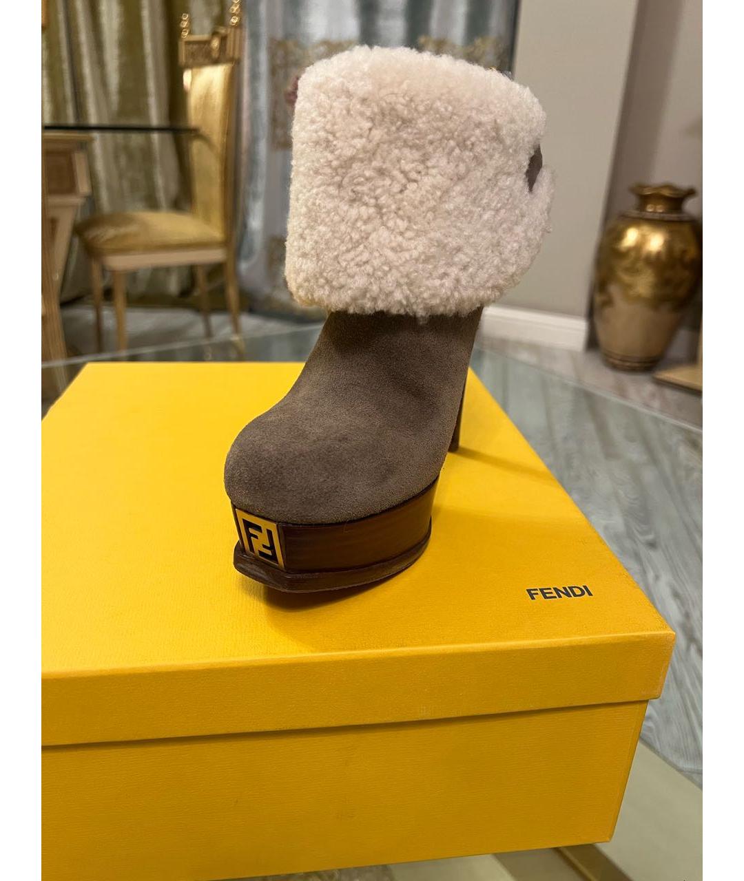 FENDI Бежевые замшевые ботильоны, фото 3