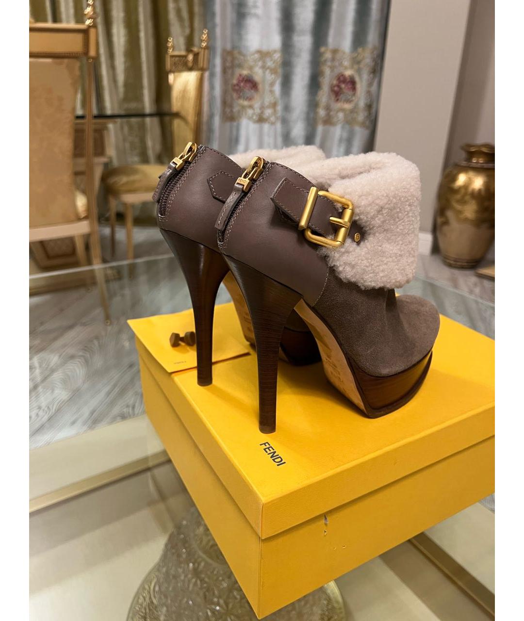 FENDI Бежевые замшевые ботильоны, фото 4