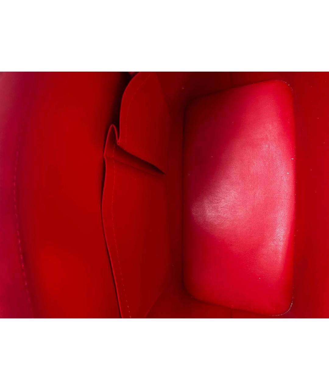 LOUIS VUITTON Красная сумка с короткими ручками из лакированной кожи, фото 4