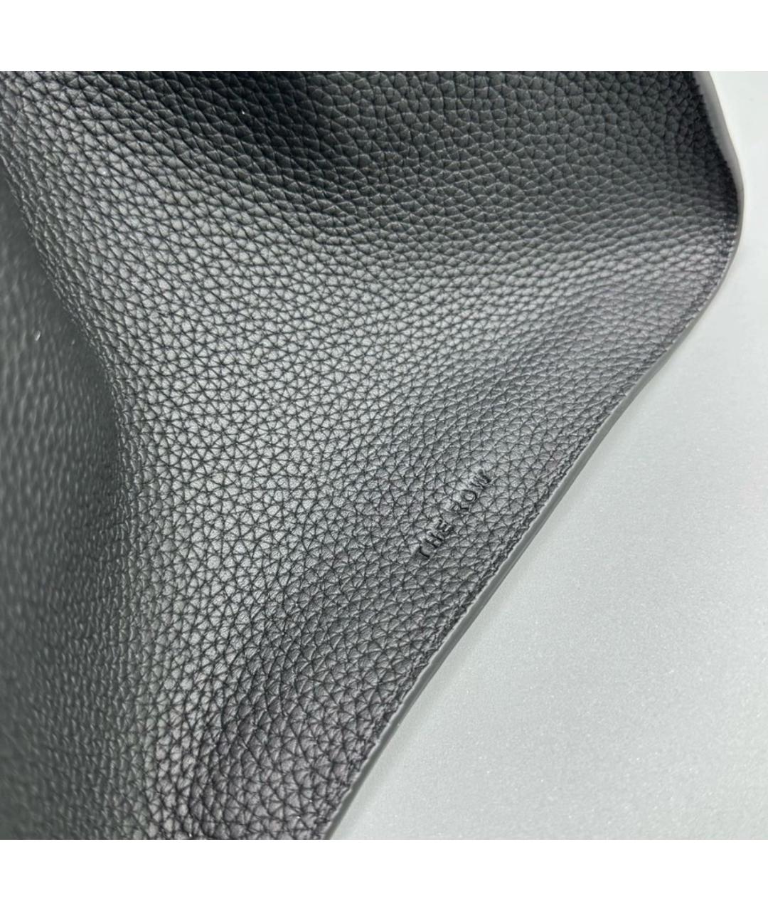 THE ROW Черная кожаная сумка с короткими ручками, фото 8