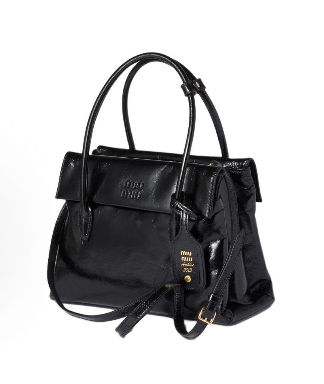 MIU MIU Черная сумка с короткими ручками из лакированной кожи, фото 2