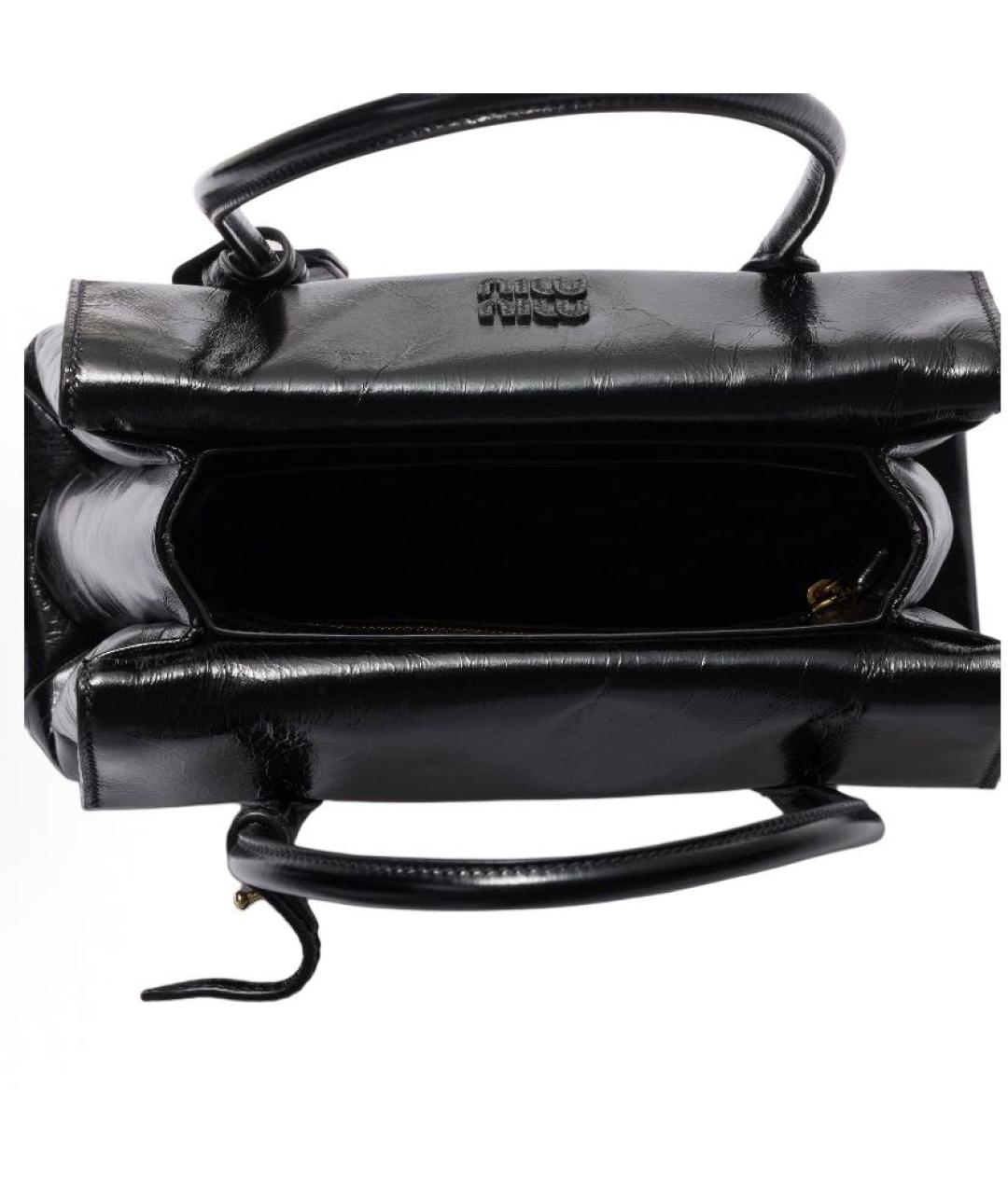 MIU MIU Черная сумка с короткими ручками из лакированной кожи, фото 4