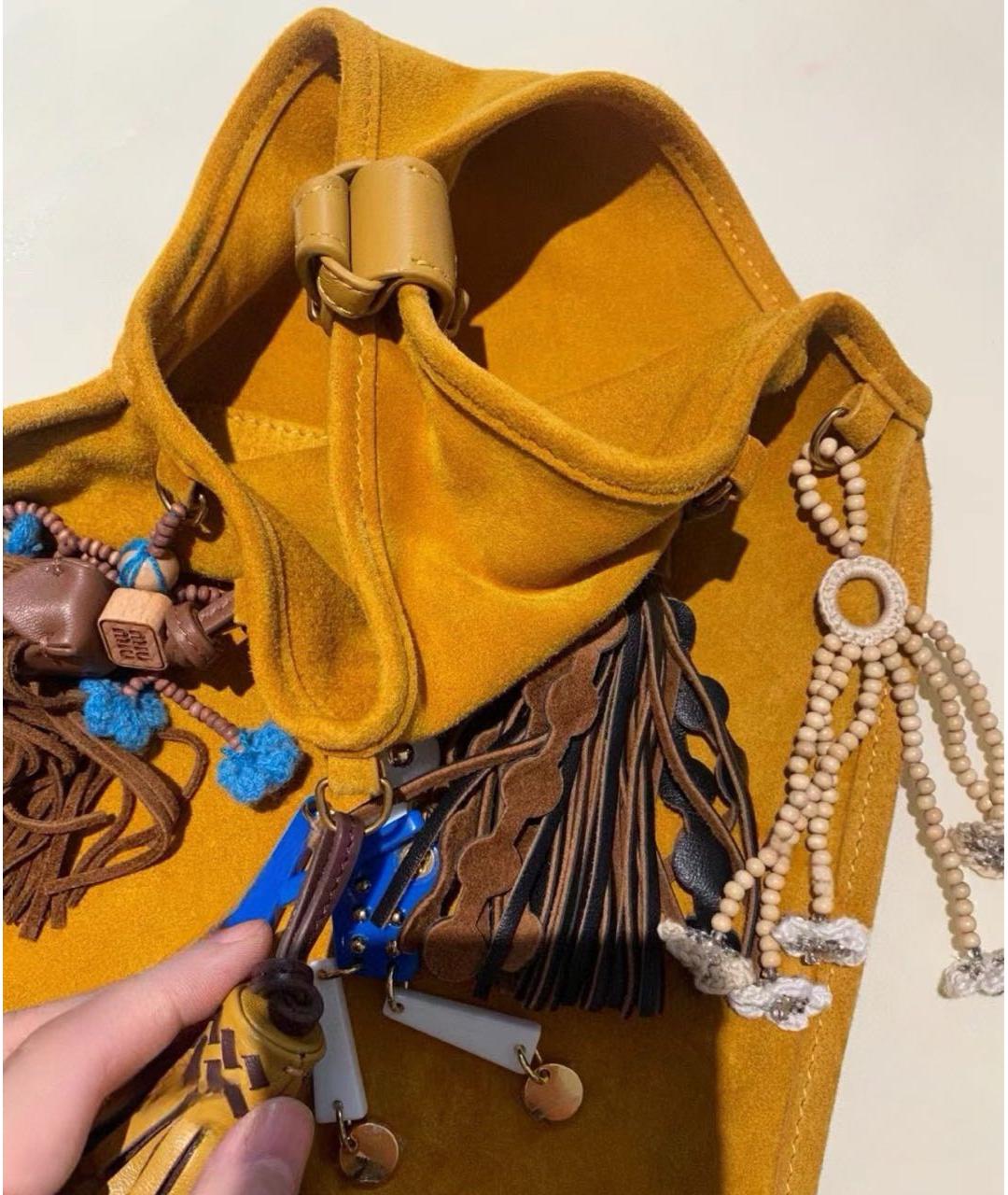 MIU MIU Желтая замшевая сумка с короткими ручками, фото 7