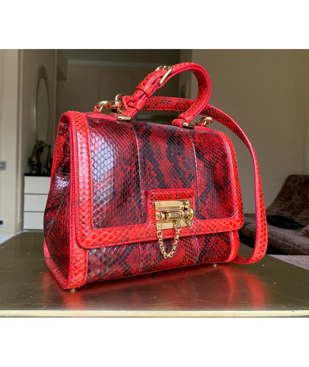 DOLCE&GABBANA Красная сумка с короткими ручками из экзотической кожи, фото 2