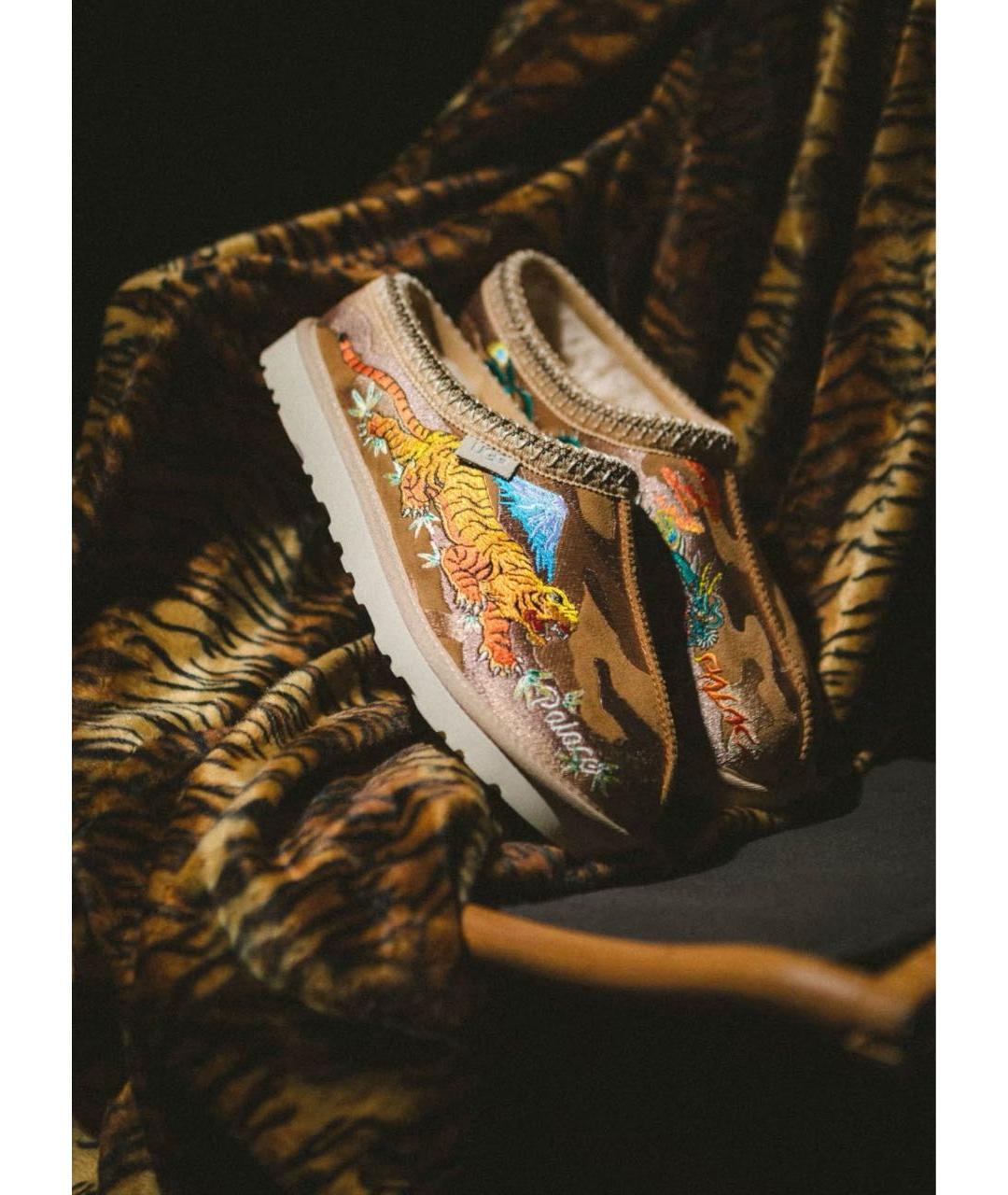 UGG AUSTRALIA Золотые замшевые мюли, фото 4