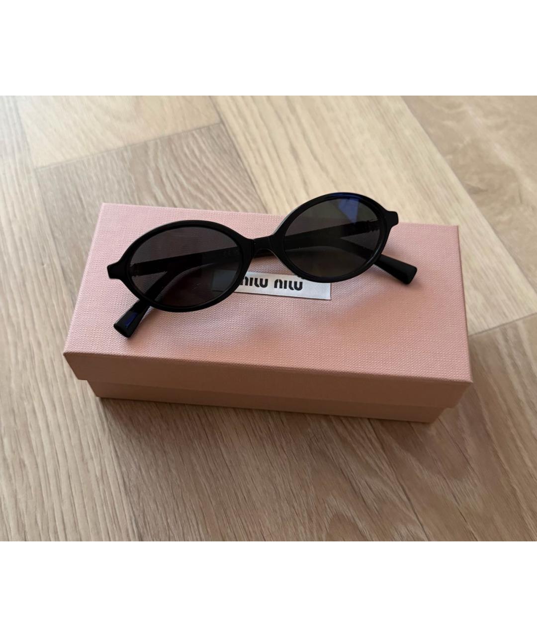 MIU MIU Черные пластиковые солнцезащитные очки, фото 2