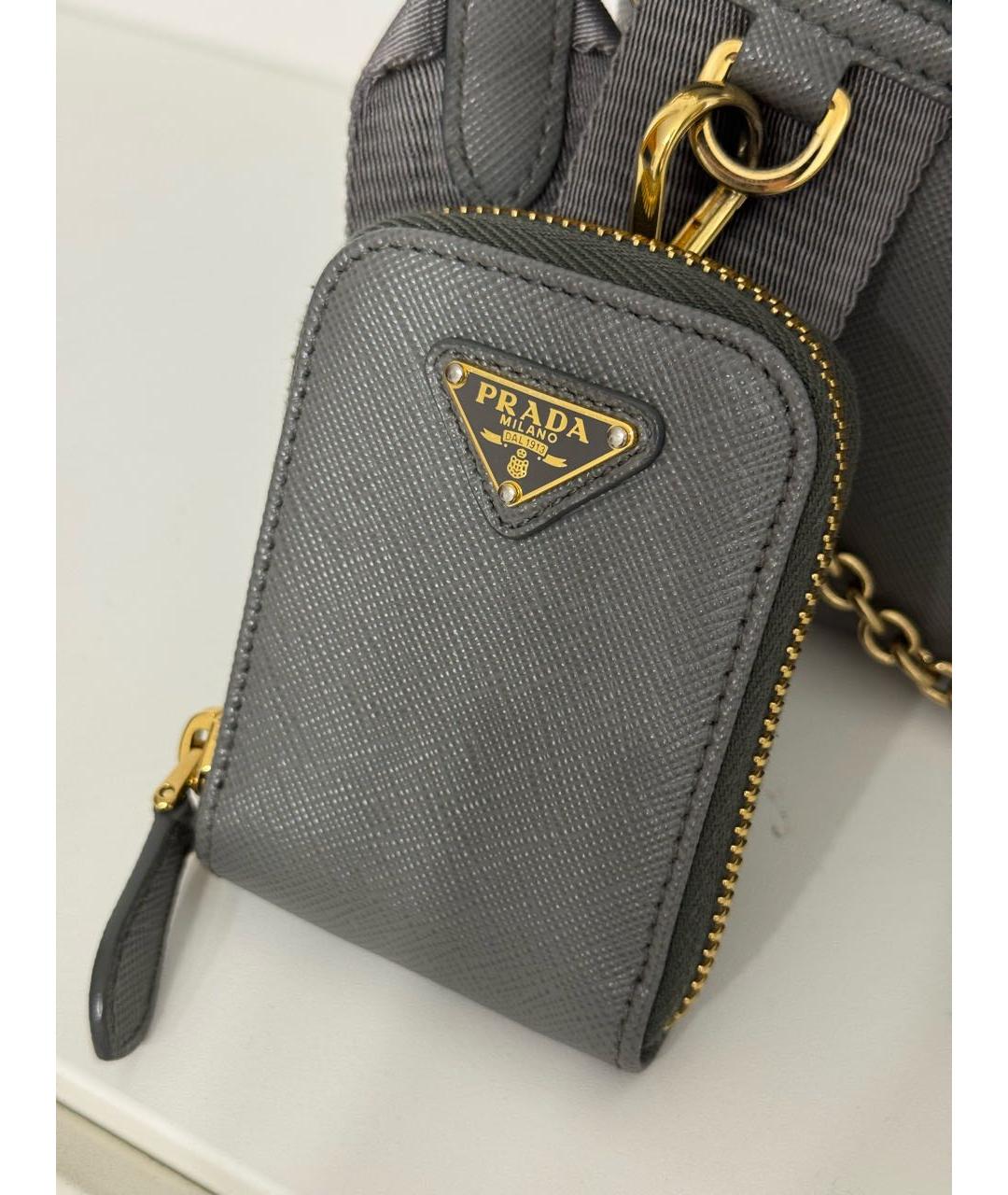 PRADA Серая кожаная сумка через плечо, фото 6