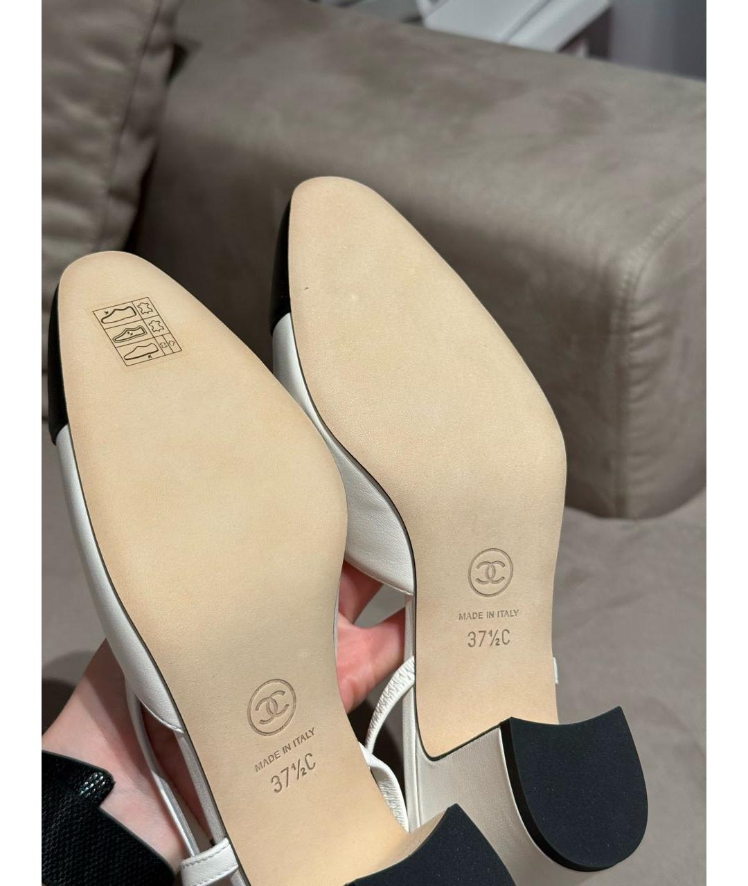 CHANEL Белые кожаные лодочки на низком каблуке, фото 6