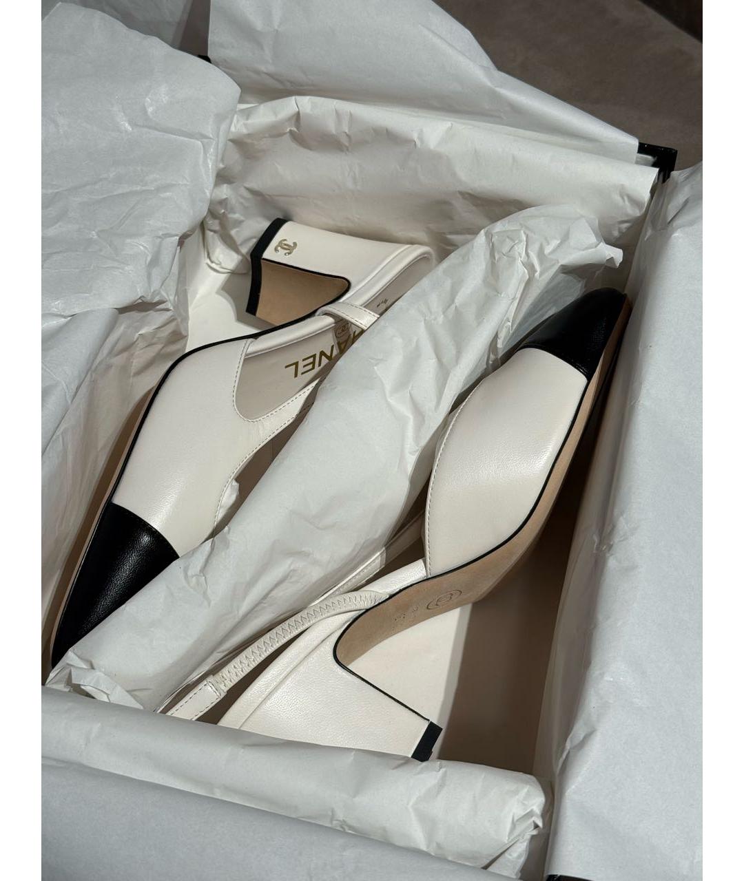 CHANEL Белые кожаные лодочки на низком каблуке, фото 5