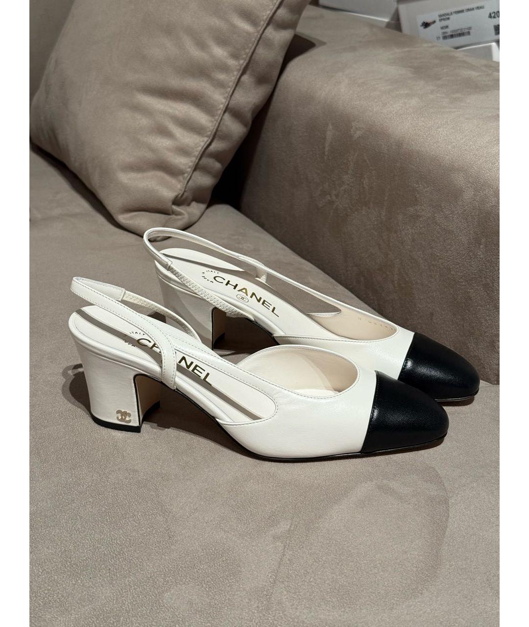 CHANEL Белые кожаные лодочки на низком каблуке, фото 3