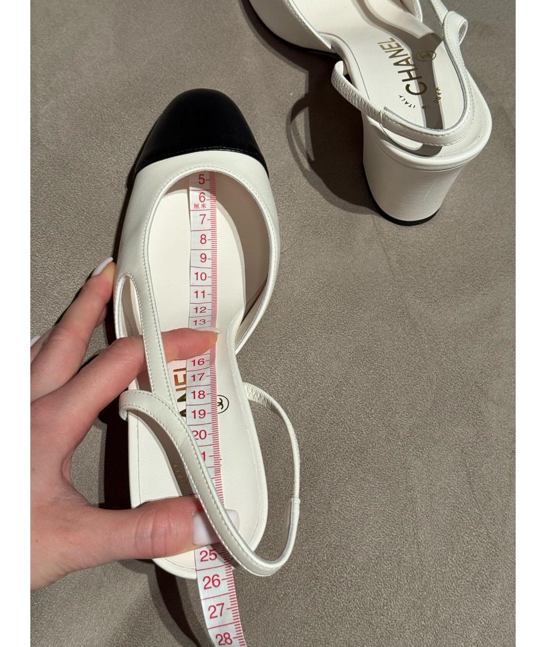 CHANEL Белые кожаные лодочки на низком каблуке, фото 4