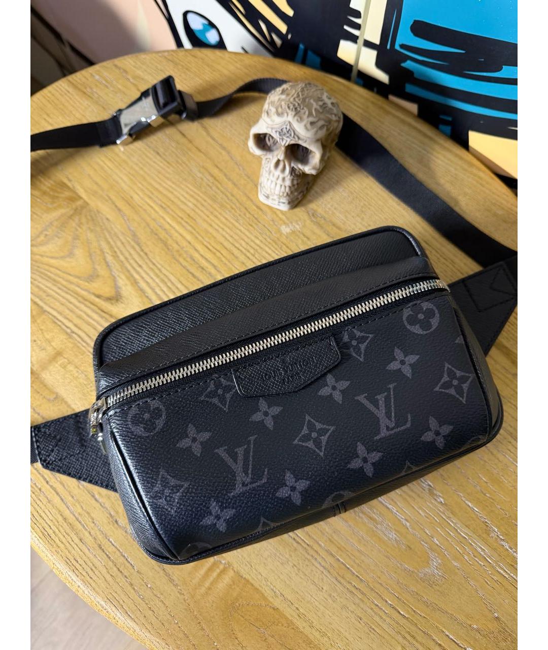 LOUIS VUITTON Черная кожаная барсетка, фото 2