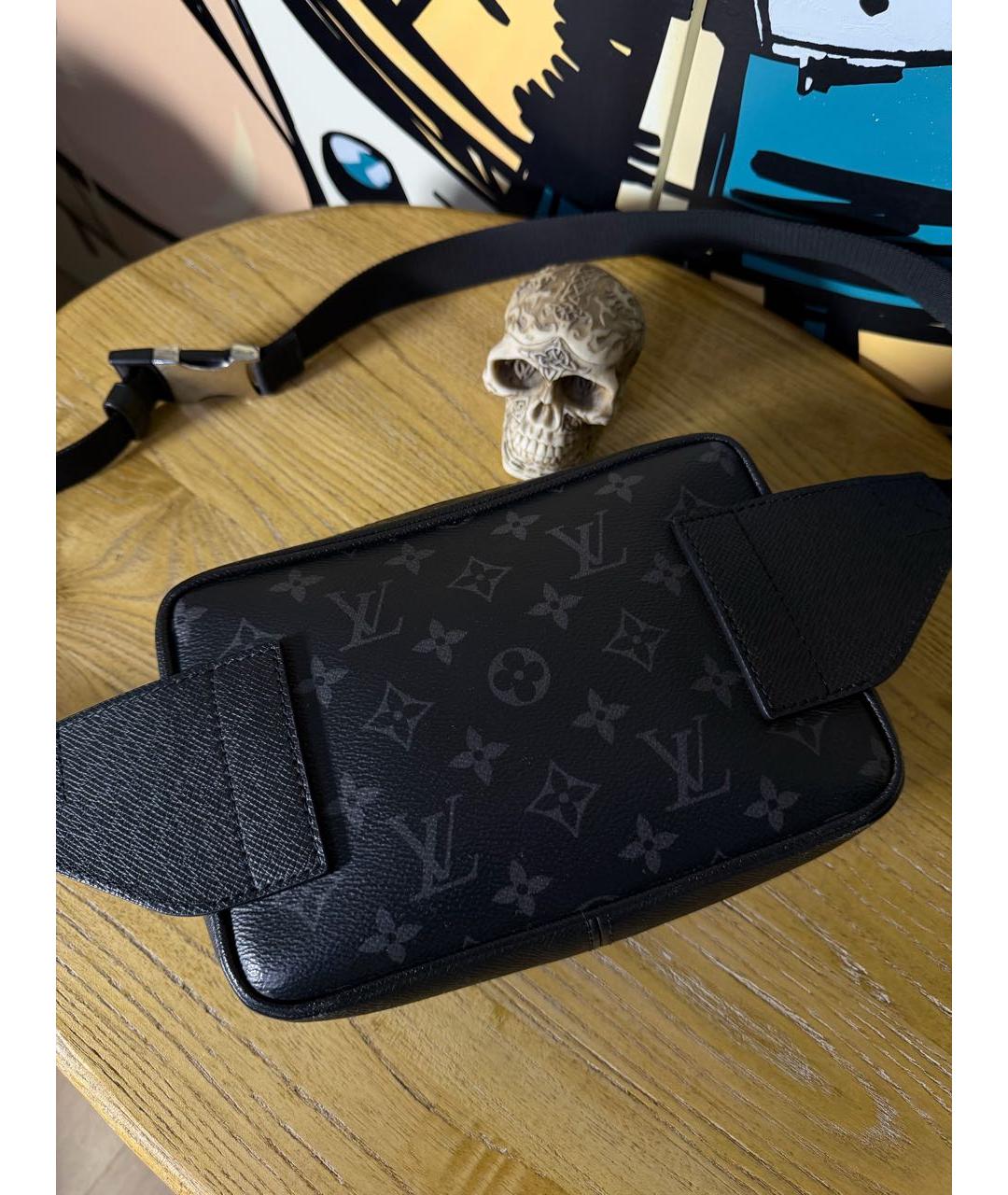 LOUIS VUITTON Черная кожаная барсетка, фото 3