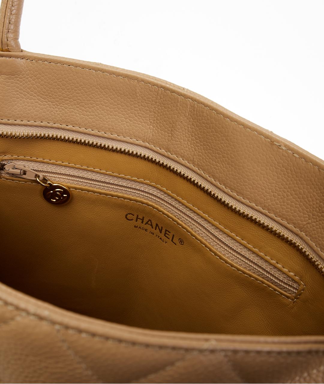 CHANEL Бежевая кожаная сумка с короткими ручками, фото 5