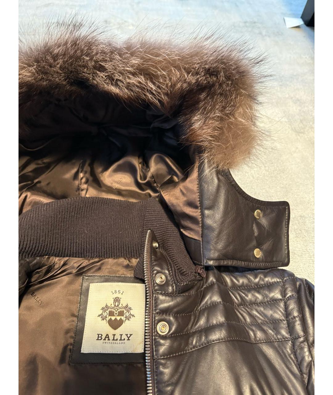 BALLY Коричневый кожаный пуховик, фото 4